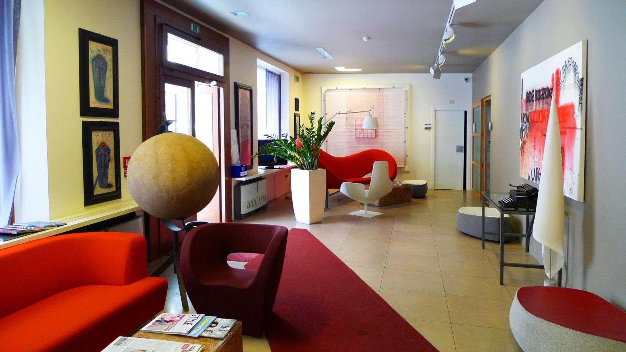 Hotel Colombia Триест Экстерьер фото