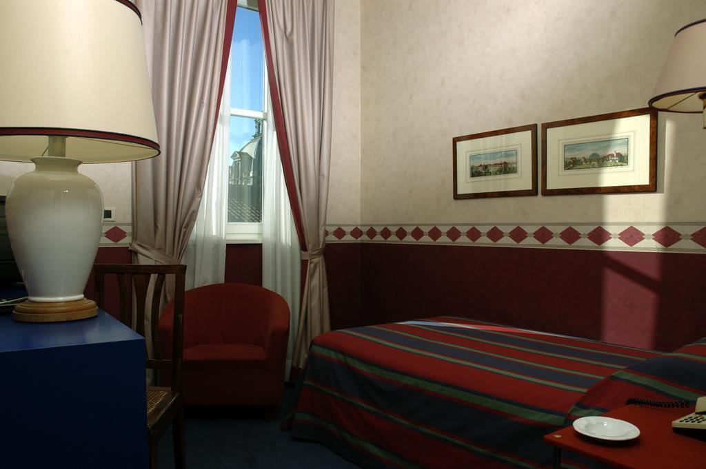Hotel Colombia Триест Экстерьер фото