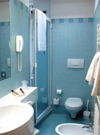 Hotel Colombia Триест Экстерьер фото