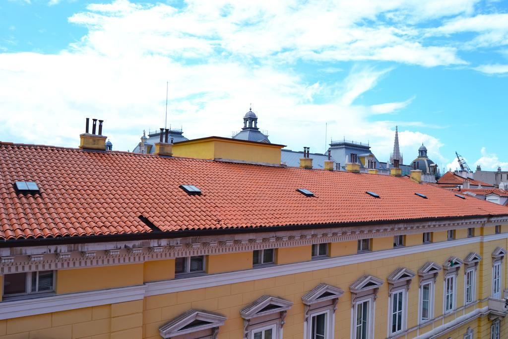 Hotel Colombia Триест Экстерьер фото