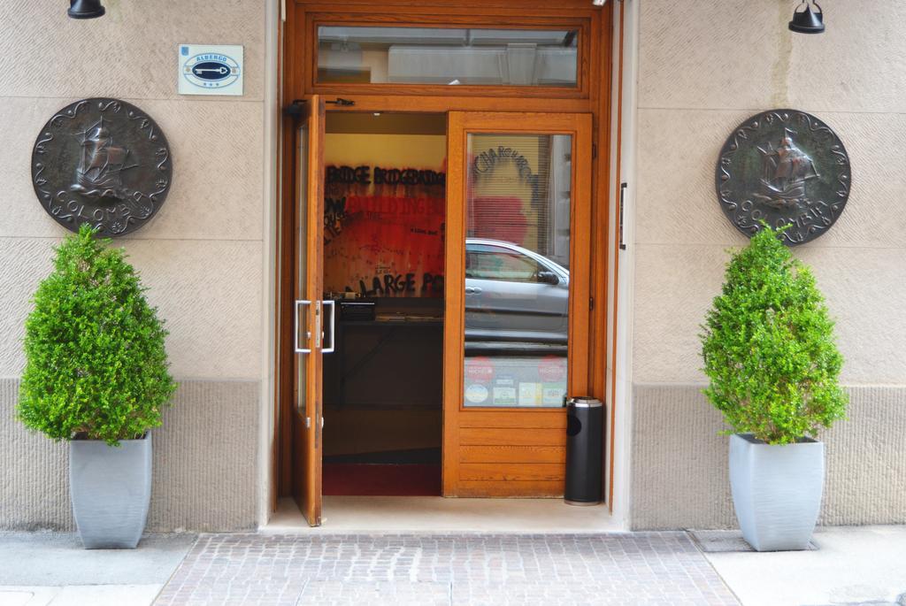 Hotel Colombia Триест Экстерьер фото