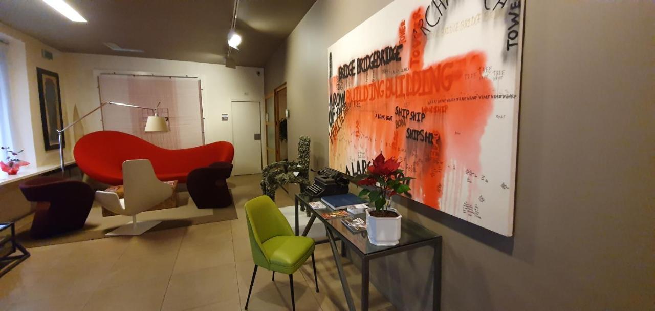 Hotel Colombia Триест Экстерьер фото